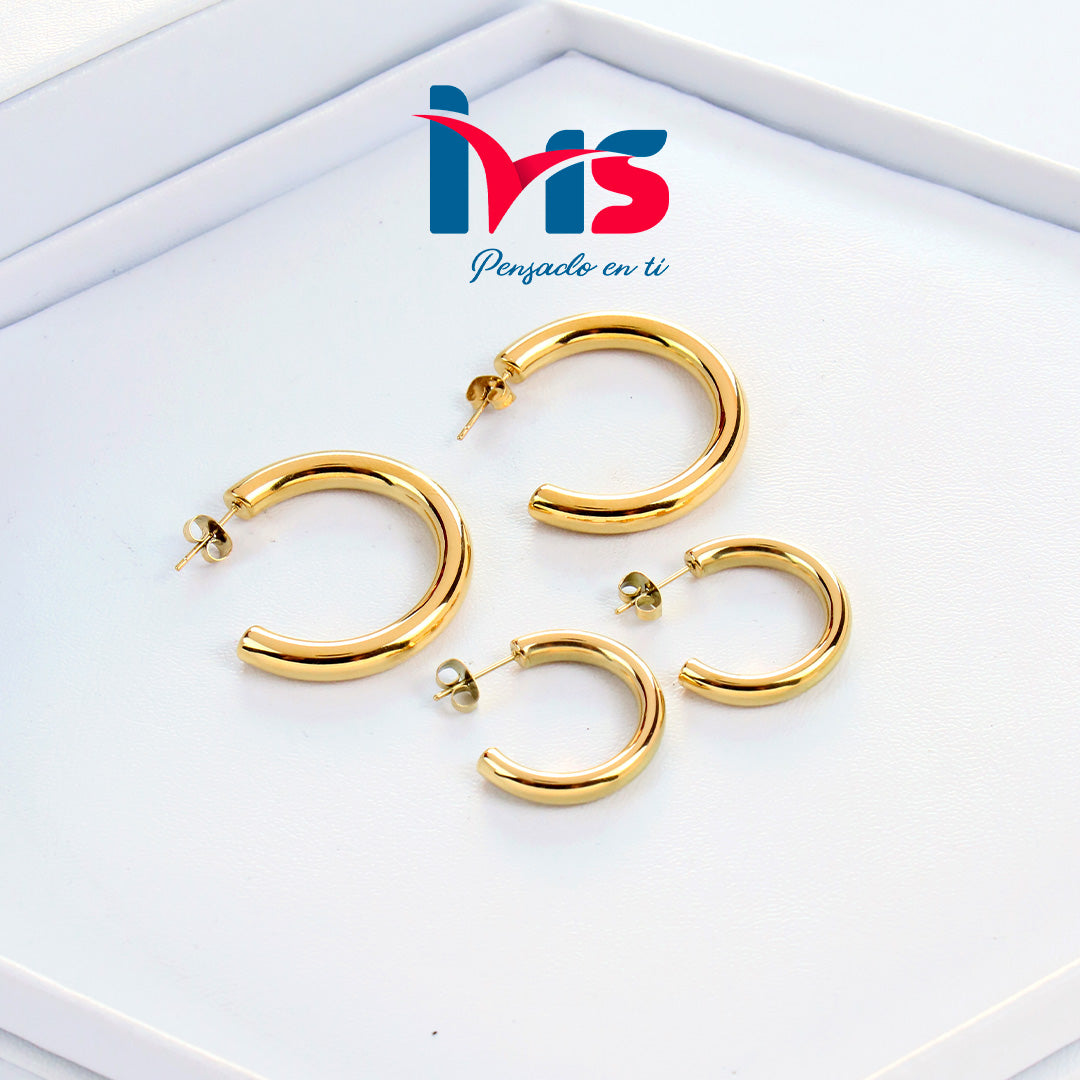 Aretes Dorados Tipo Aro Clásico – Acero 316L Premium, Enchapado en Oro con Recubrimiento PVD | Ivis Ecuador