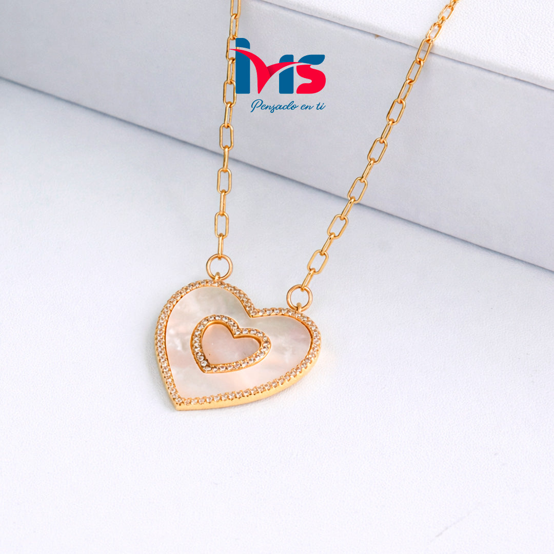 ✨ Collar Corazón con Concha de Nácar – Enchapado en Oro 18K.