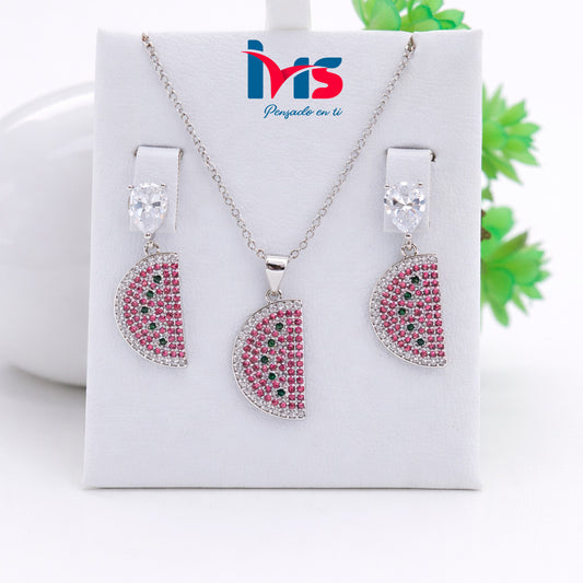 💎 Set de Joya Elegante - Media Luna Estilo Sandía, Decorado con Zirconias Multicolor, Aporta un Toque Moderno, Femenino y Sofisticado.