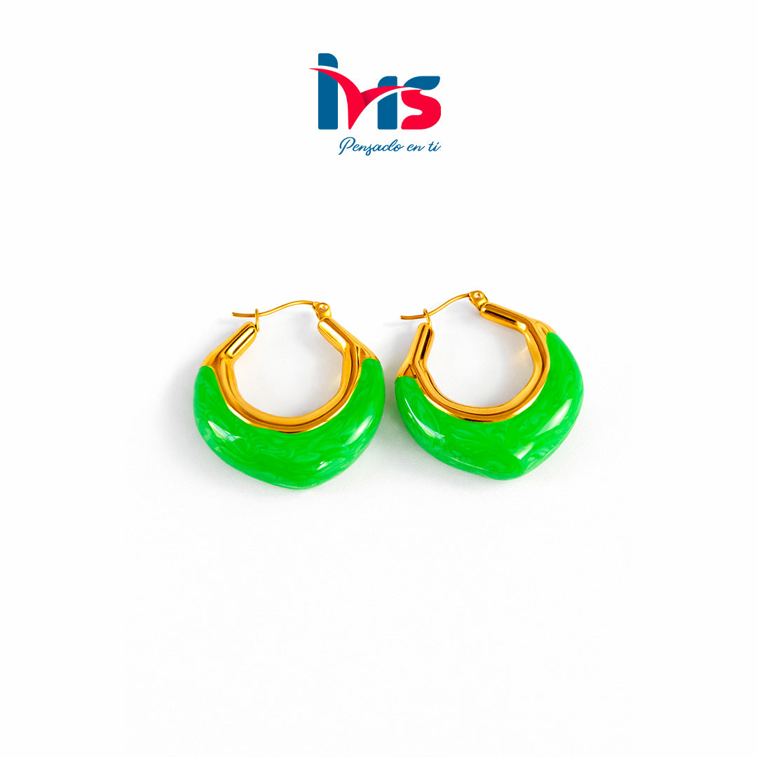 Aretes Argolla Verde con Acabado Dorado.