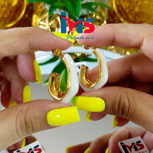 Aretes Dorados con Base Blanca – Acero Quirúrgico 316L Waterproof.