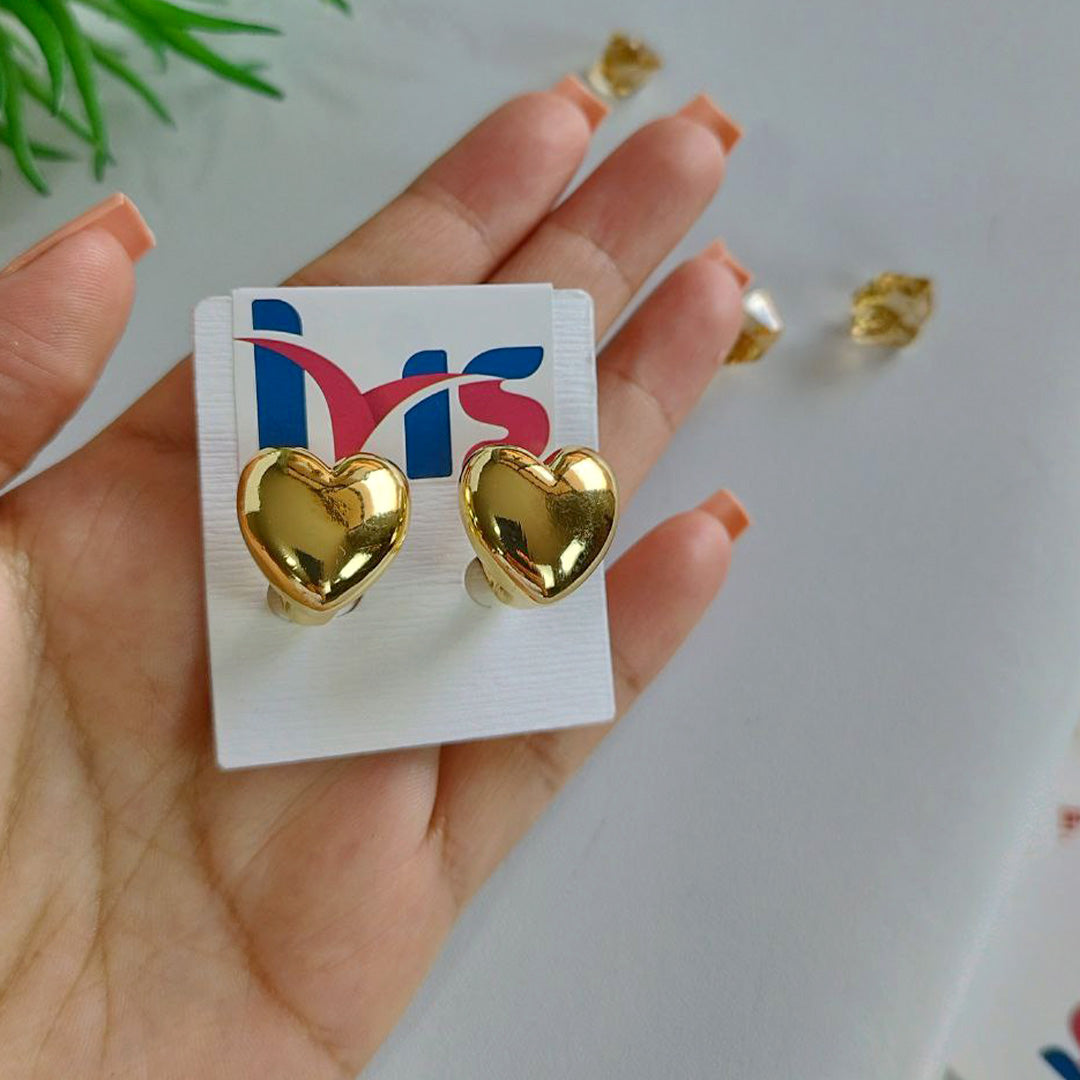 Aretes Corazón Dorado – Acabado Brillante