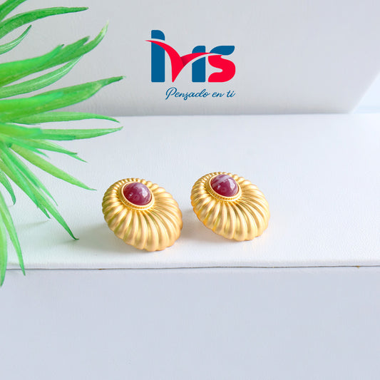 Aretes Dorados Texturizados con Detalle Central – Acanalada en Relieve