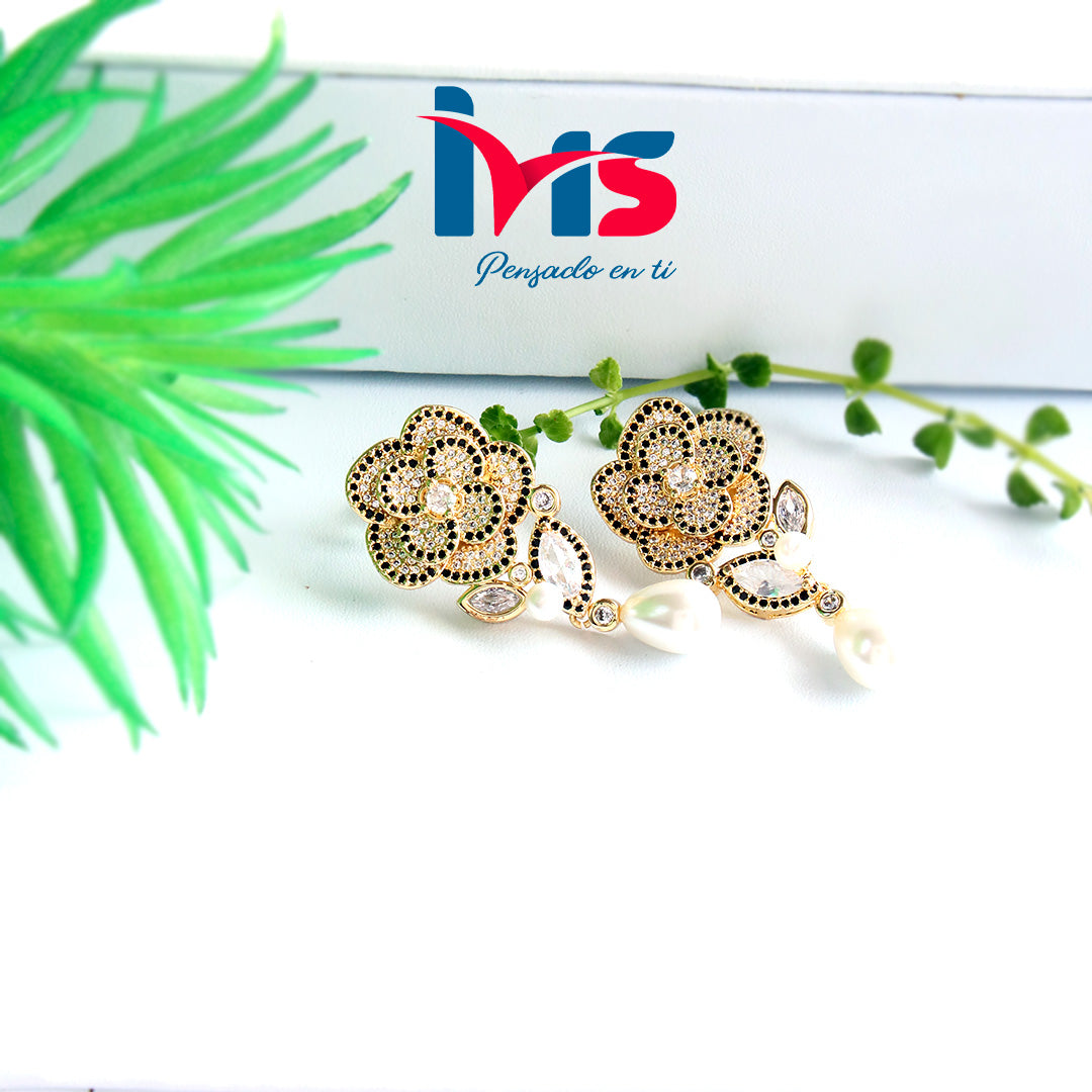 🌸 Aretes Flor Dorados con Perla - Incrustaciones de Zircones 🌸
