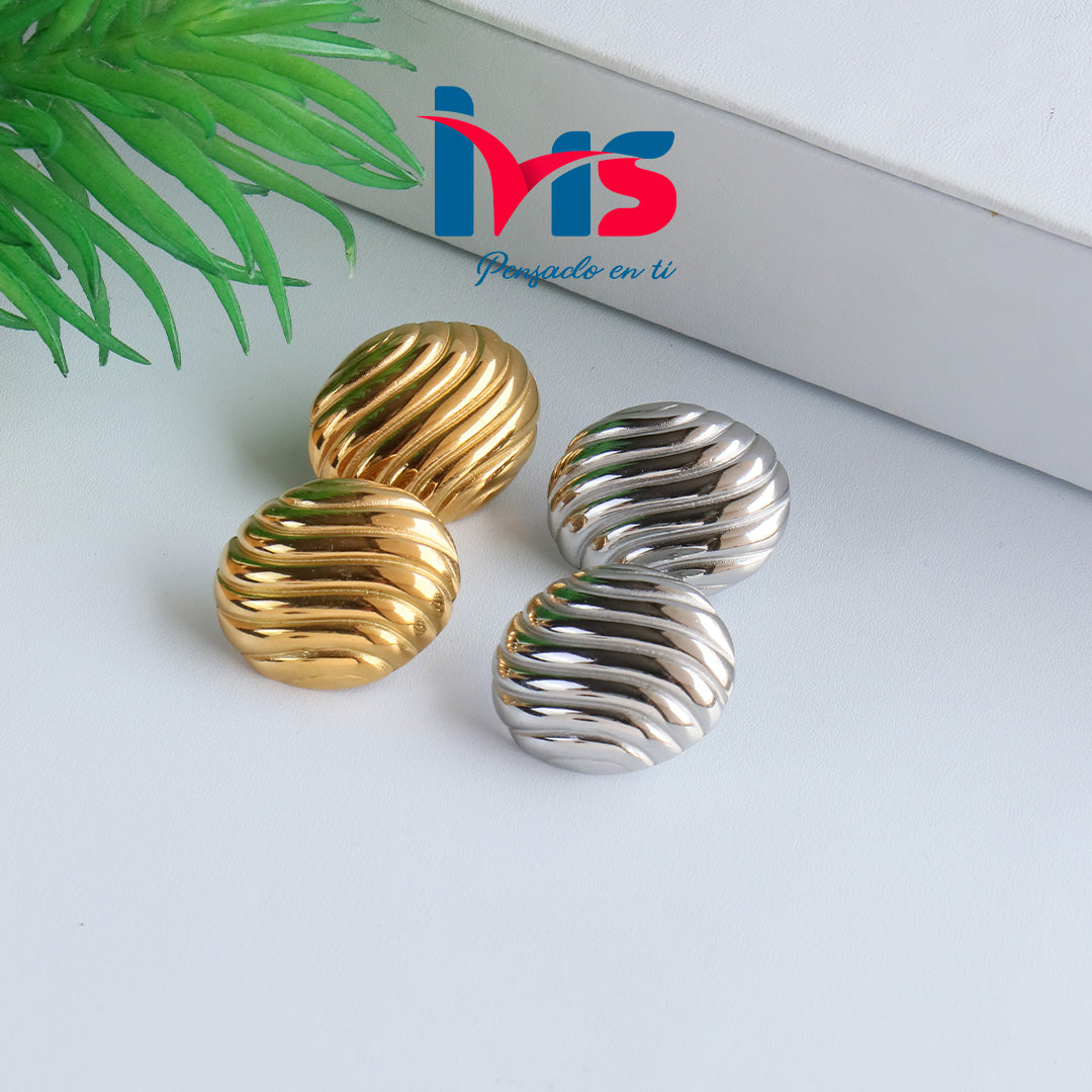 ✨ Aretes Ondas Texturizadas – Acero 316L Premium, Enchapado en Oro con Recubrimiento PVD | Ivis Ecuador
